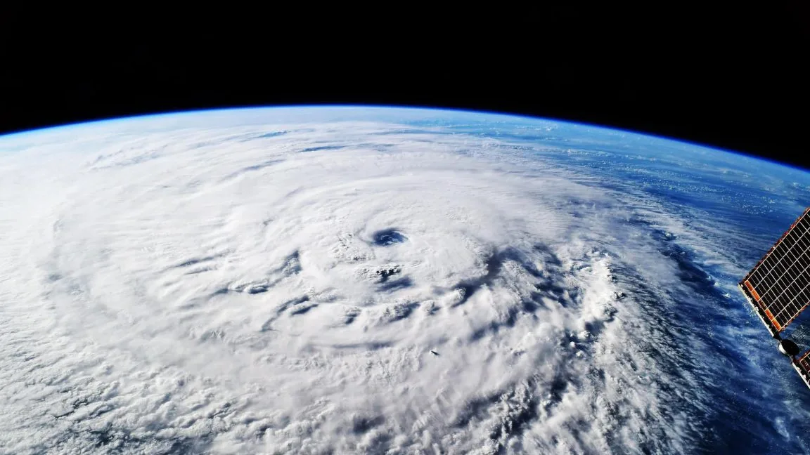 AI Model Adds a Day of Hurricane Forecast Skill
